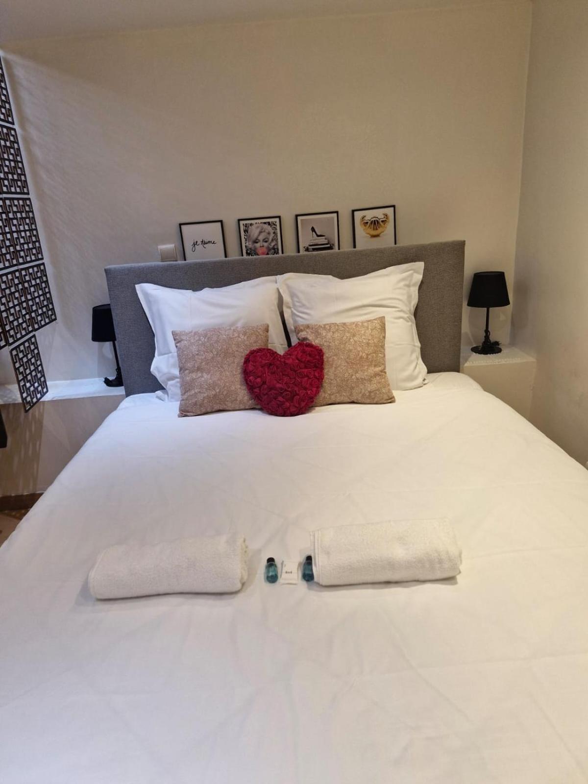 Chic Modern Duplex Adjacent To Musee D'orsay & Rodin Museum Apartment Paris